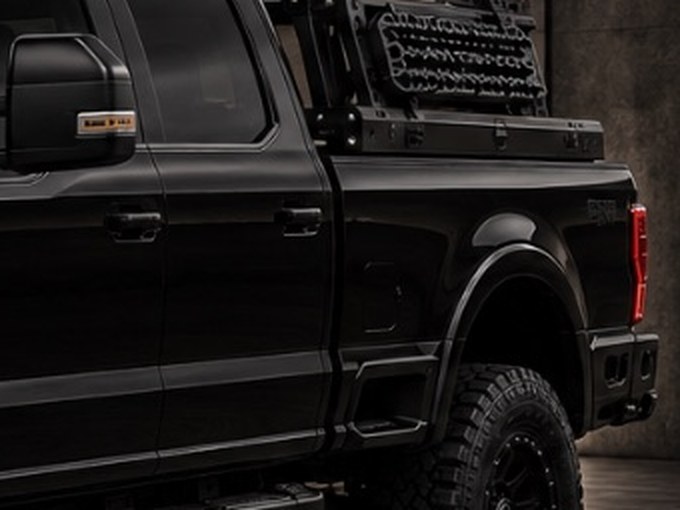 Bed rack and rail system fitted to a Super Duty