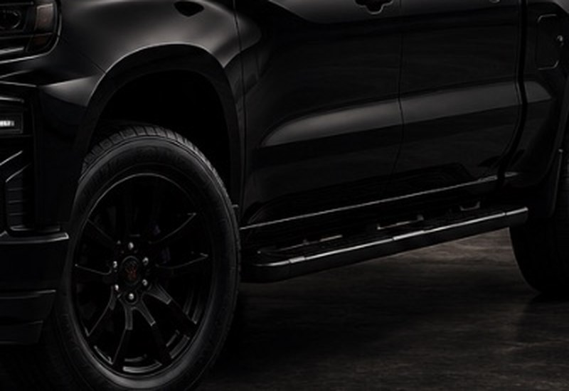 Running boards fitted flush to the rocker panel